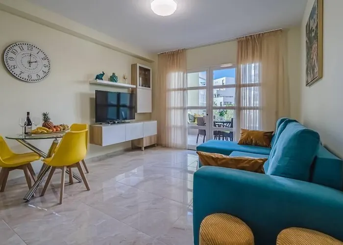 Orlando. Amazing Location. Completely Renovated! Apartment Costa Adeje (Tenerife)