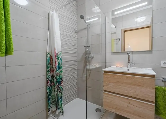 Apartment Orlando. Amazing Location. Completely Renovated! *