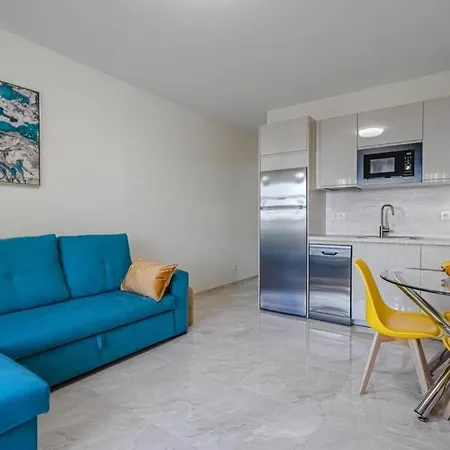 Orlando. Amazing Location. Completely Renovated! 아파트 아데제